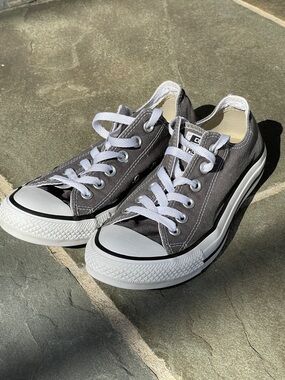 Converse all stars sneakers size 7 woman’s grey